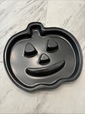 Pumpkin Jack O Lantern Cake Pan Holiday Baking Mold